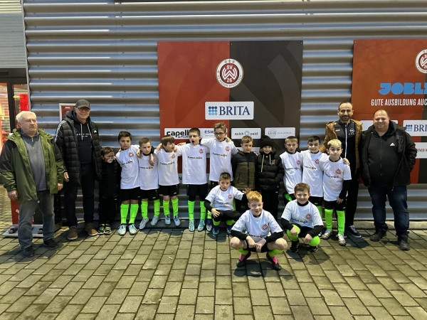 F1 der JSG Brechen/Weyer Einlaufkids bei SV Wehen/Wiesbaden – 1.FC Nürnberg 2024
