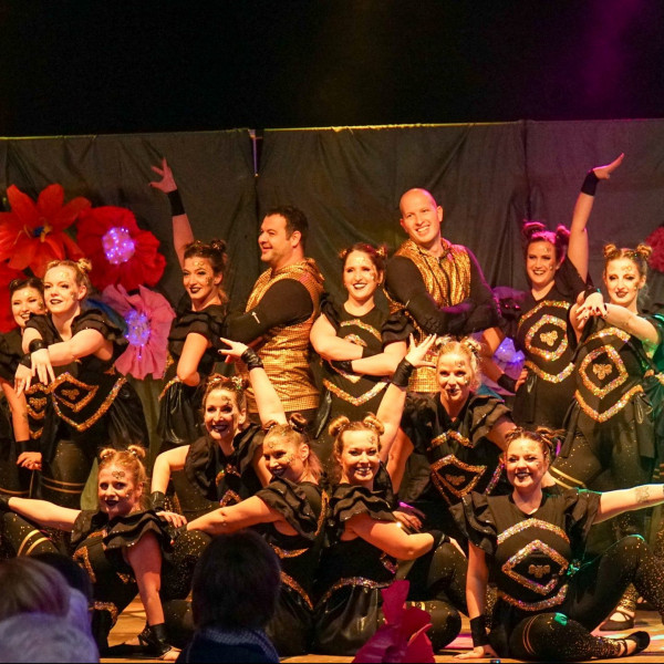 Showtanzwettbewerb im Rahmen des 125-jährigen Jubiläums der TSG OberbrechenSweet Punch „Let it Bee“