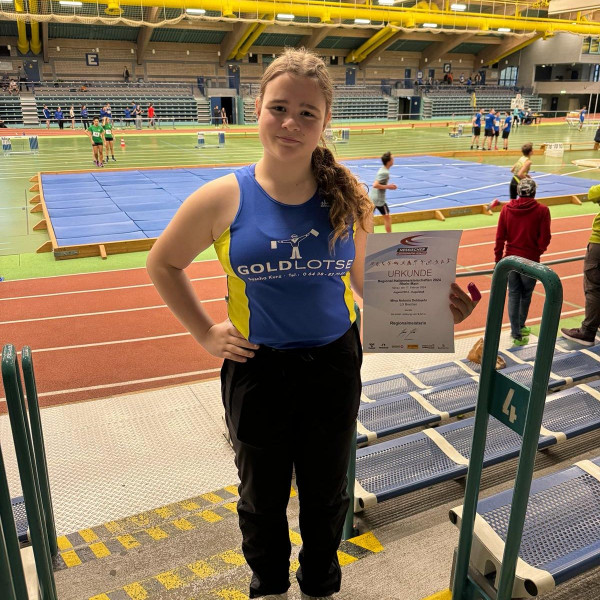 Mina Dehbashi wird Regional-Meisterin Rhein-Main 2024 im Kugelstoßen 